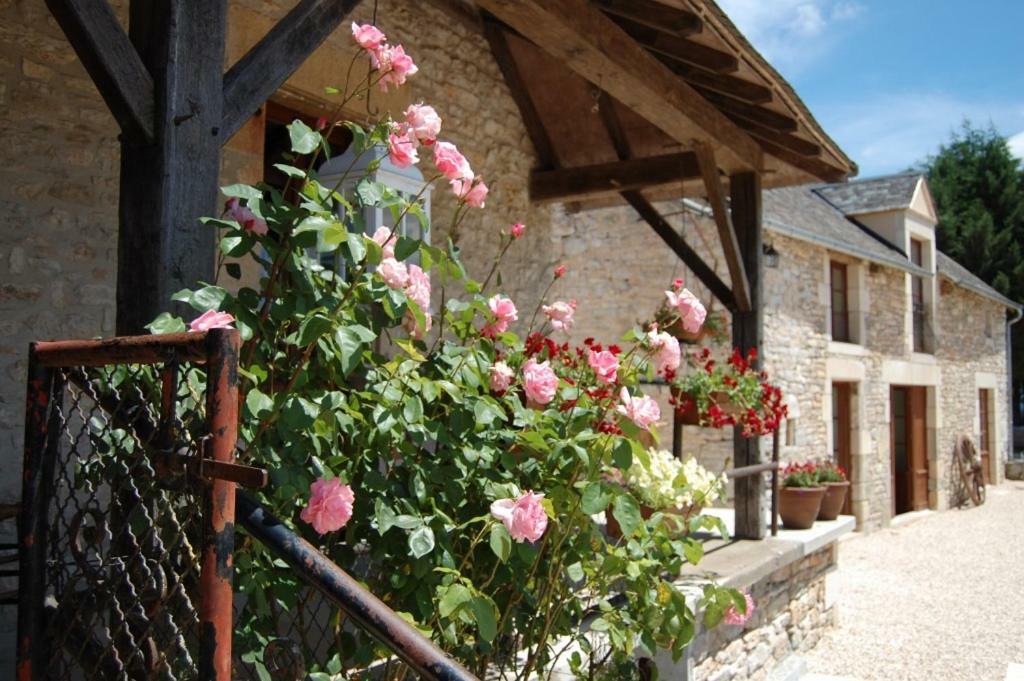 Chambres Et Table D'Hotes La Panacee Cuzance Exteriér fotografie
